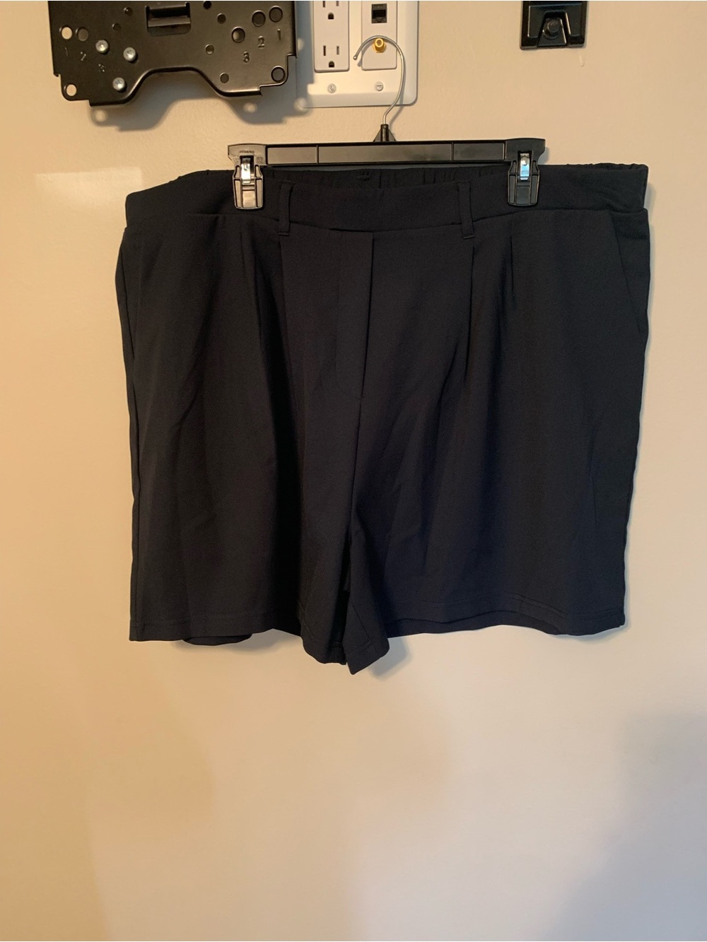 New Woman’s Classic Black Tailored Bermuda Shorts. Size XXL
